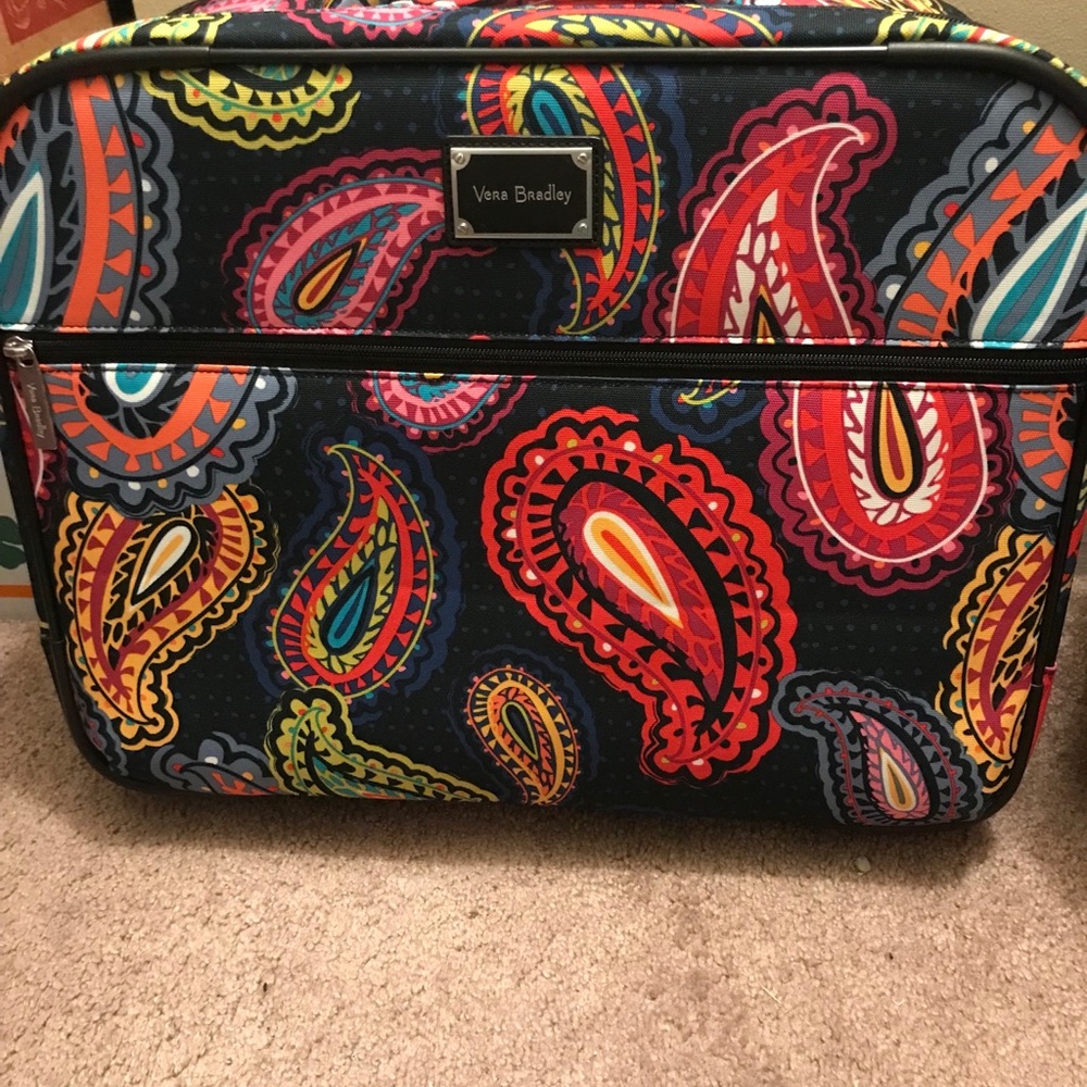 4 piece Vera Bradley luggage set - Picture 4 of 8